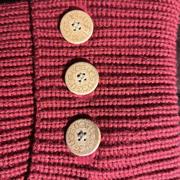 UGGS pink raspberry color size 9 can be used tall or short - Picture 3 of 4